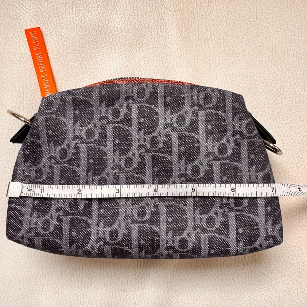 💯 CHRISTIAN DIOR
Blue Trotter Denim Flight Cosmetic Pouch - Picture 11 of 16